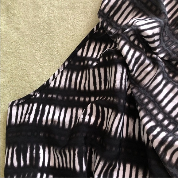 Express One Shoulder Black and White Dress - Picture 4 of 8